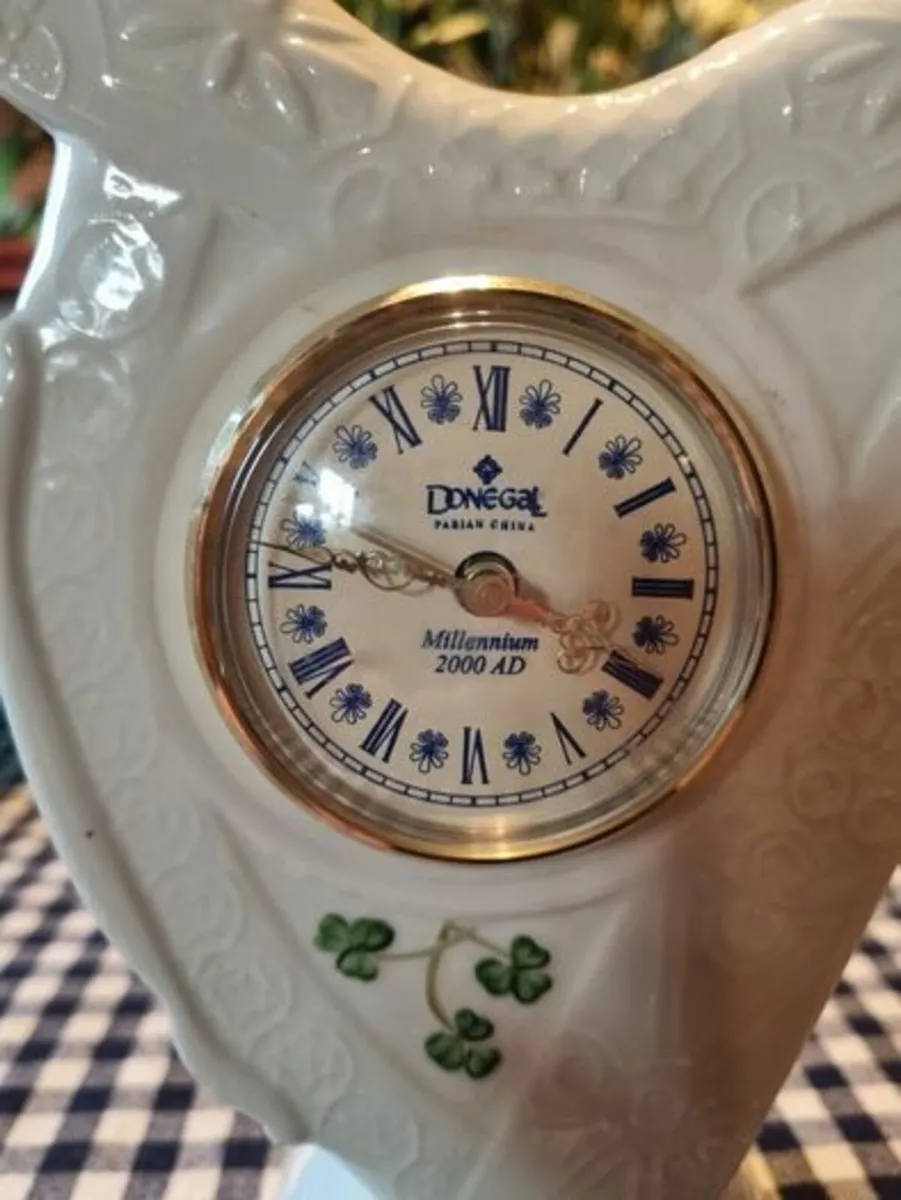 Donegal Parian China Millenium Harp Clock - Image 2