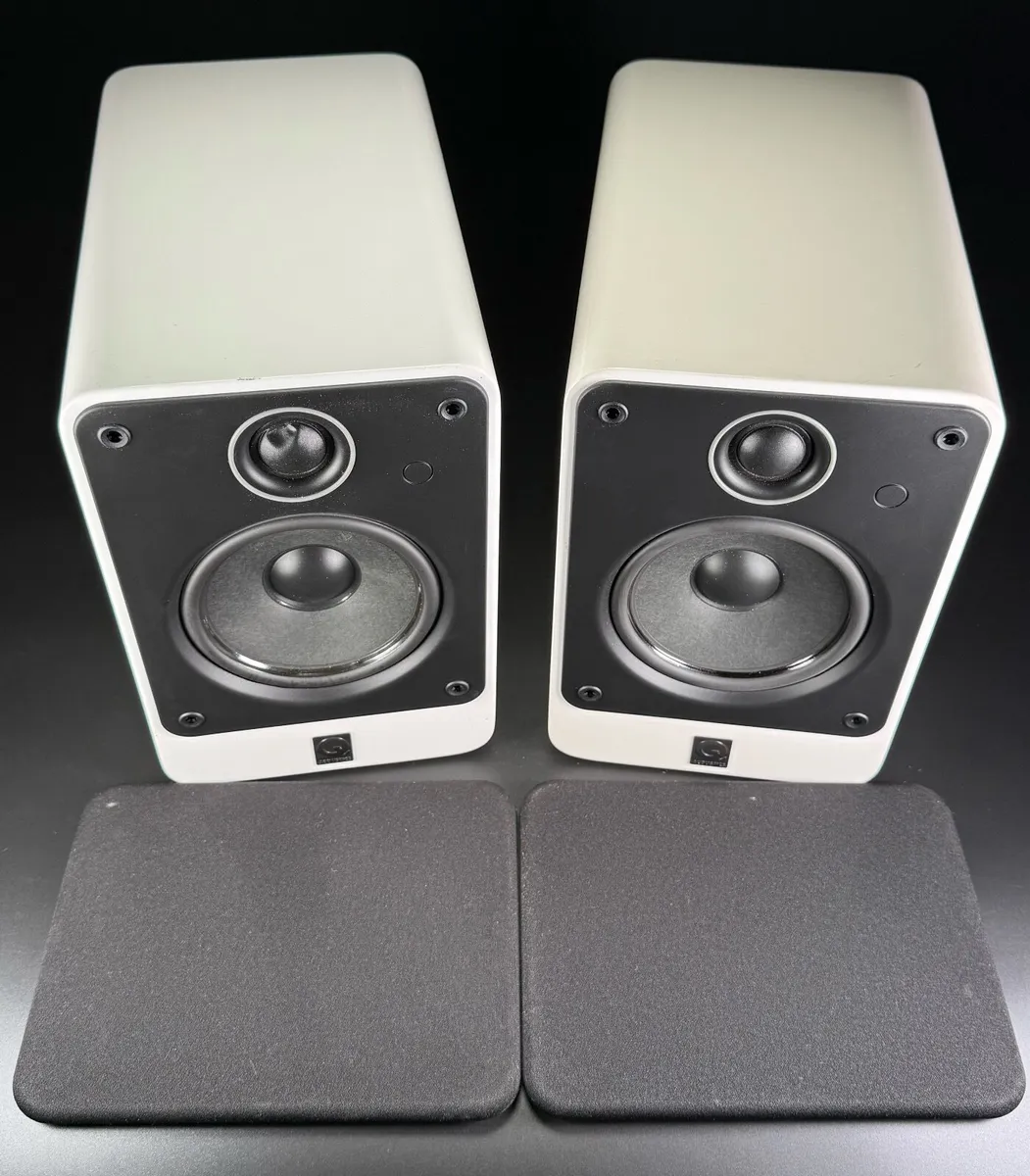 Pair of Q Acoustic Model - 2020 book shelf speaker - Image 2