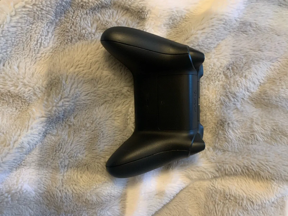 Xbox Controller (slight stick drift) - Image 2