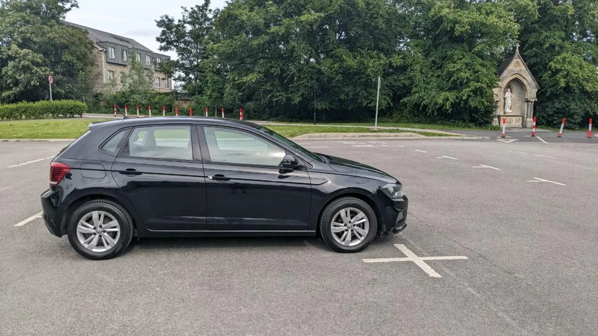 Car - Image 3