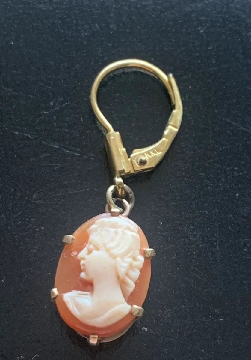 Vintage 9ct gold cameo earrings - Image 3