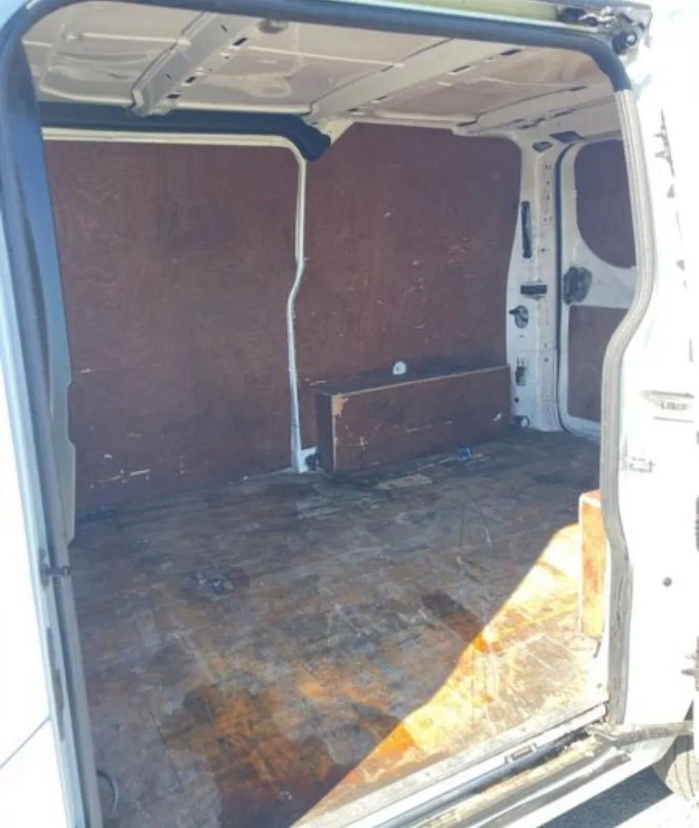 Ford Transit Custom 2016 DOE 11/25 - Image 4