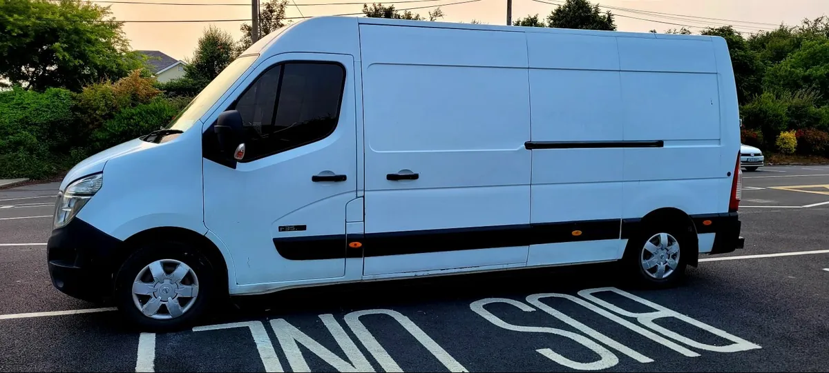2014 Nissan NV400 - Image 2