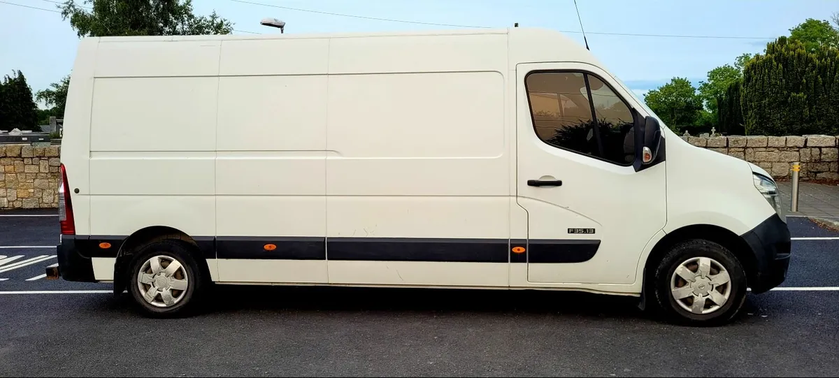 2014 Nissan NV400 - Image 1