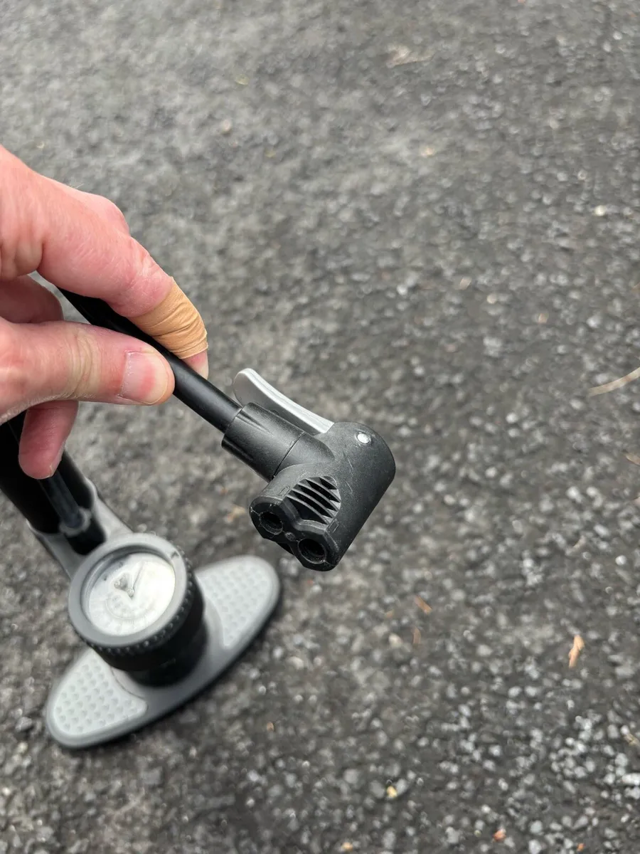 Bicycle Pump - Image 3