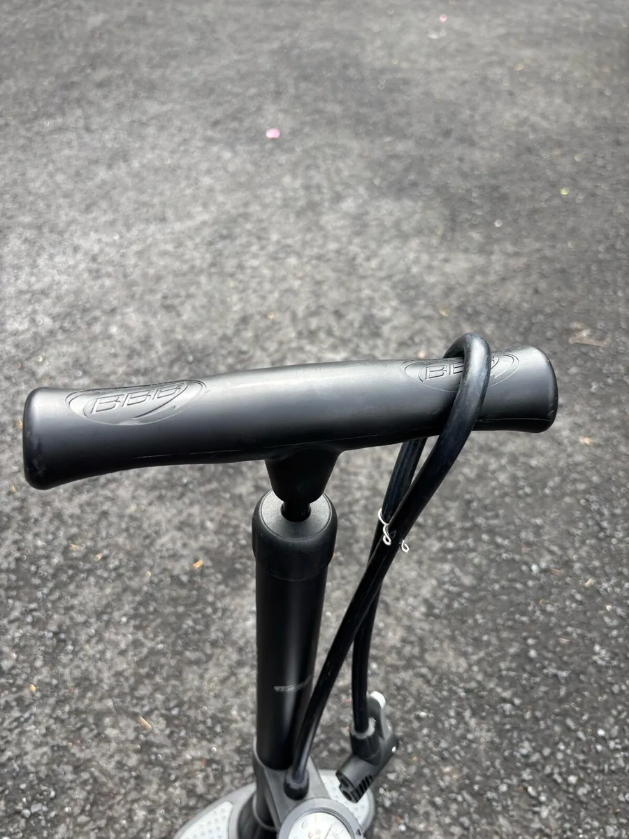 Bicycle Pump - Image 4