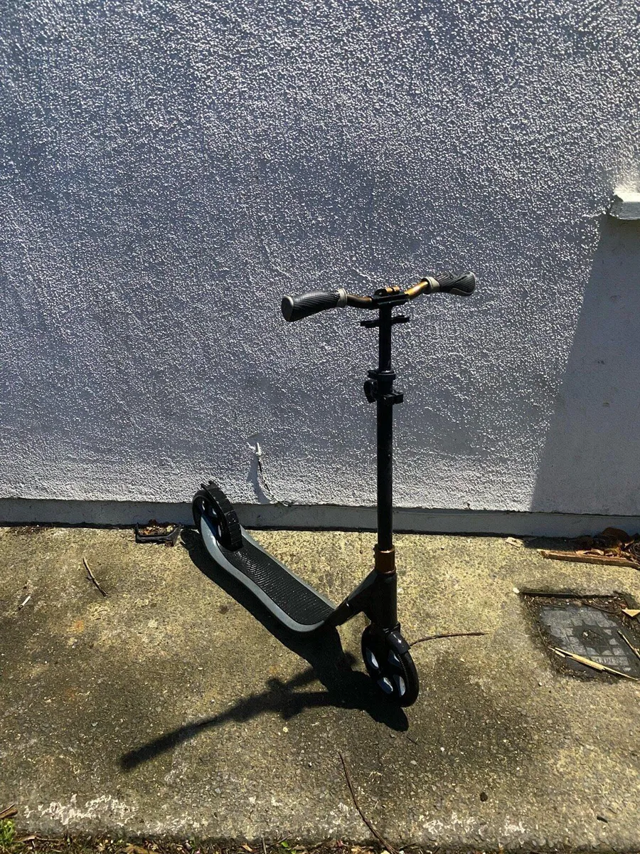 Kids scooter - Image 1