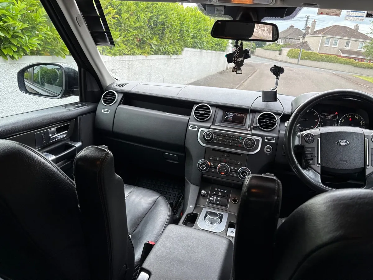Land Rover Discovery 2015 333tax new doe - Image 2