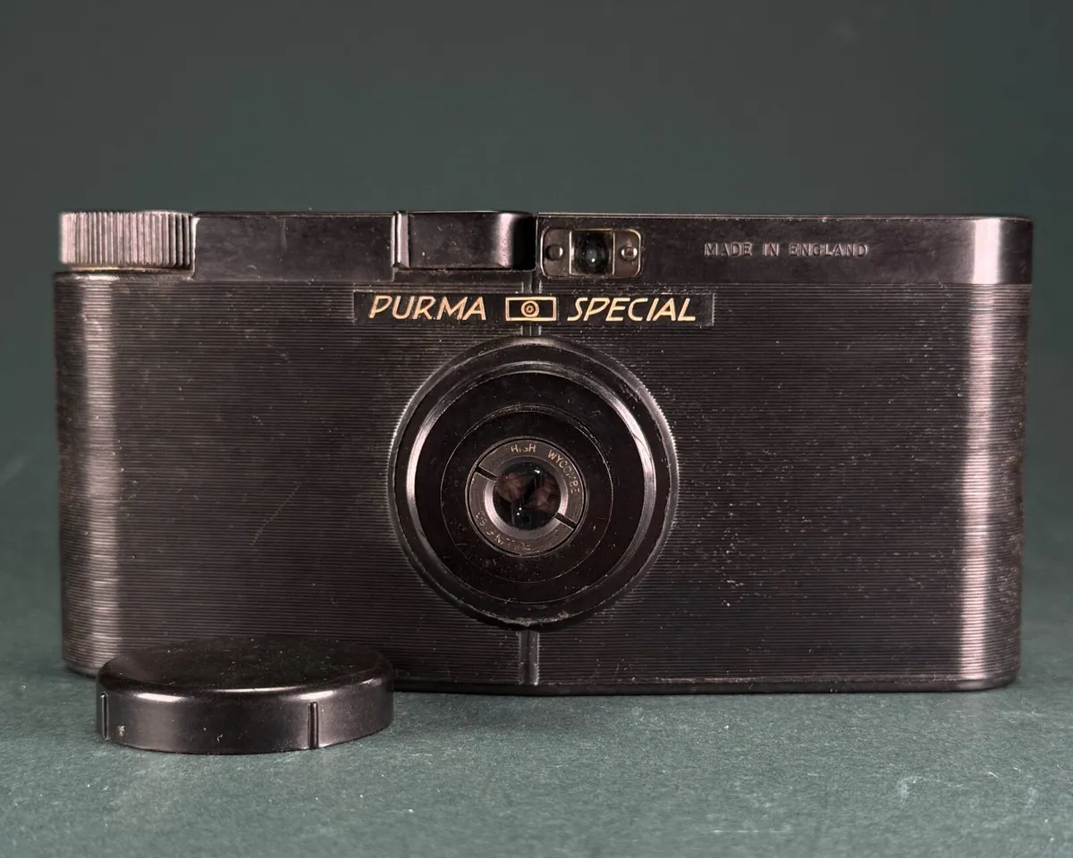 Vintage PURMA SPECIAL 127 Film bakelite camera - Image 1