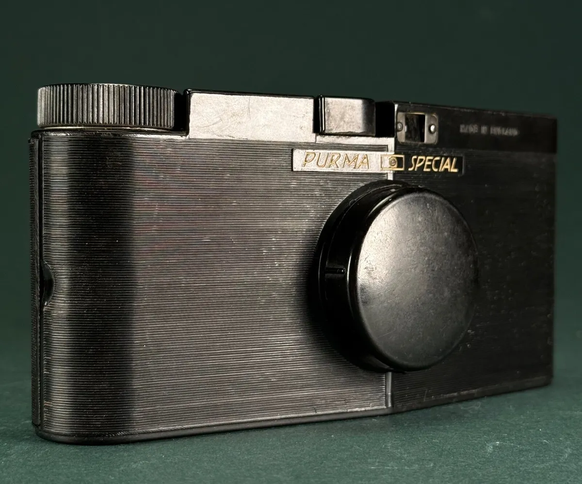 Vintage PURMA SPECIAL 127 Film bakelite camera - Image 3