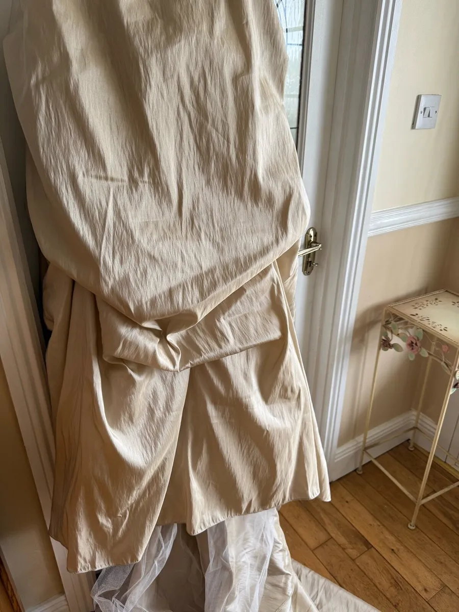 Wedding dress - Image 1