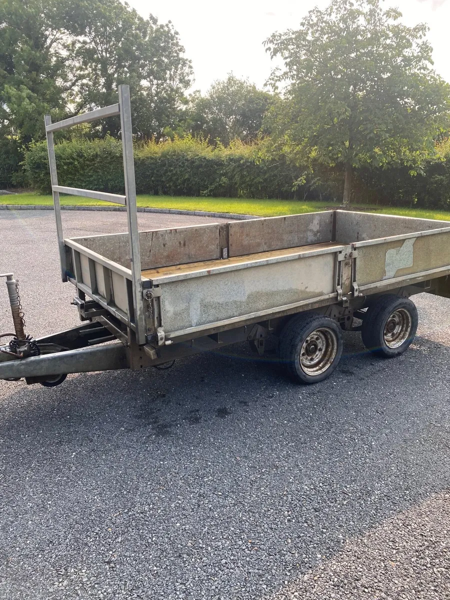Car - Image 3