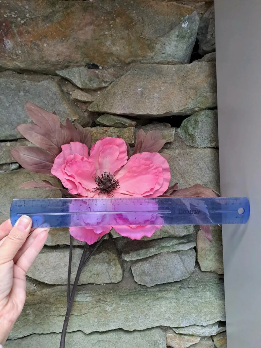 Large pink and brown decorative flower - Image 3