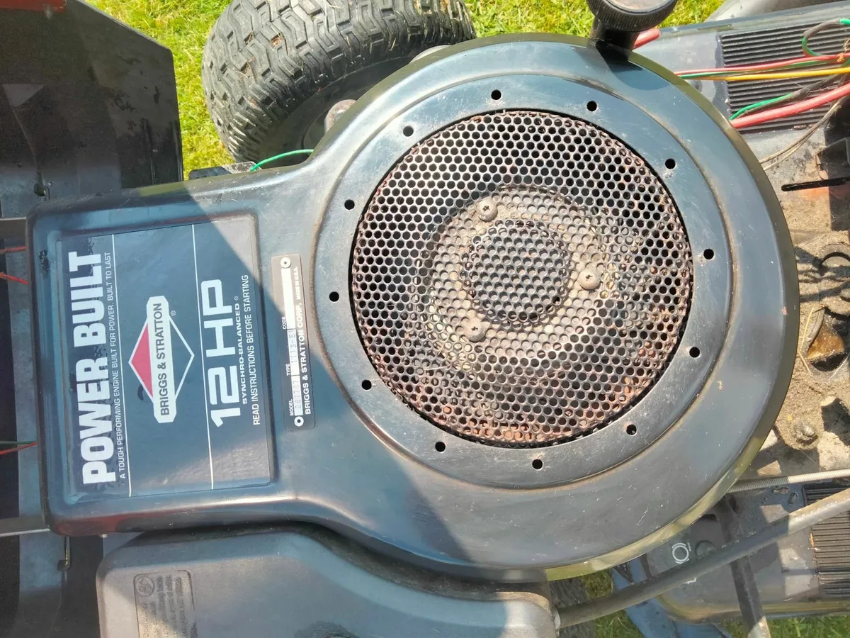 Ride on Lawn mower - Image 1