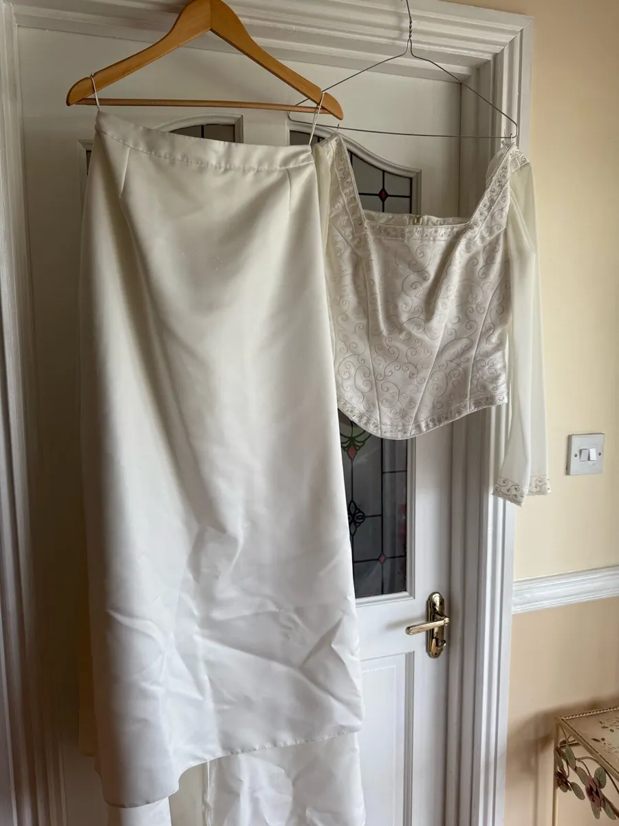 Wedding dress - Image 1