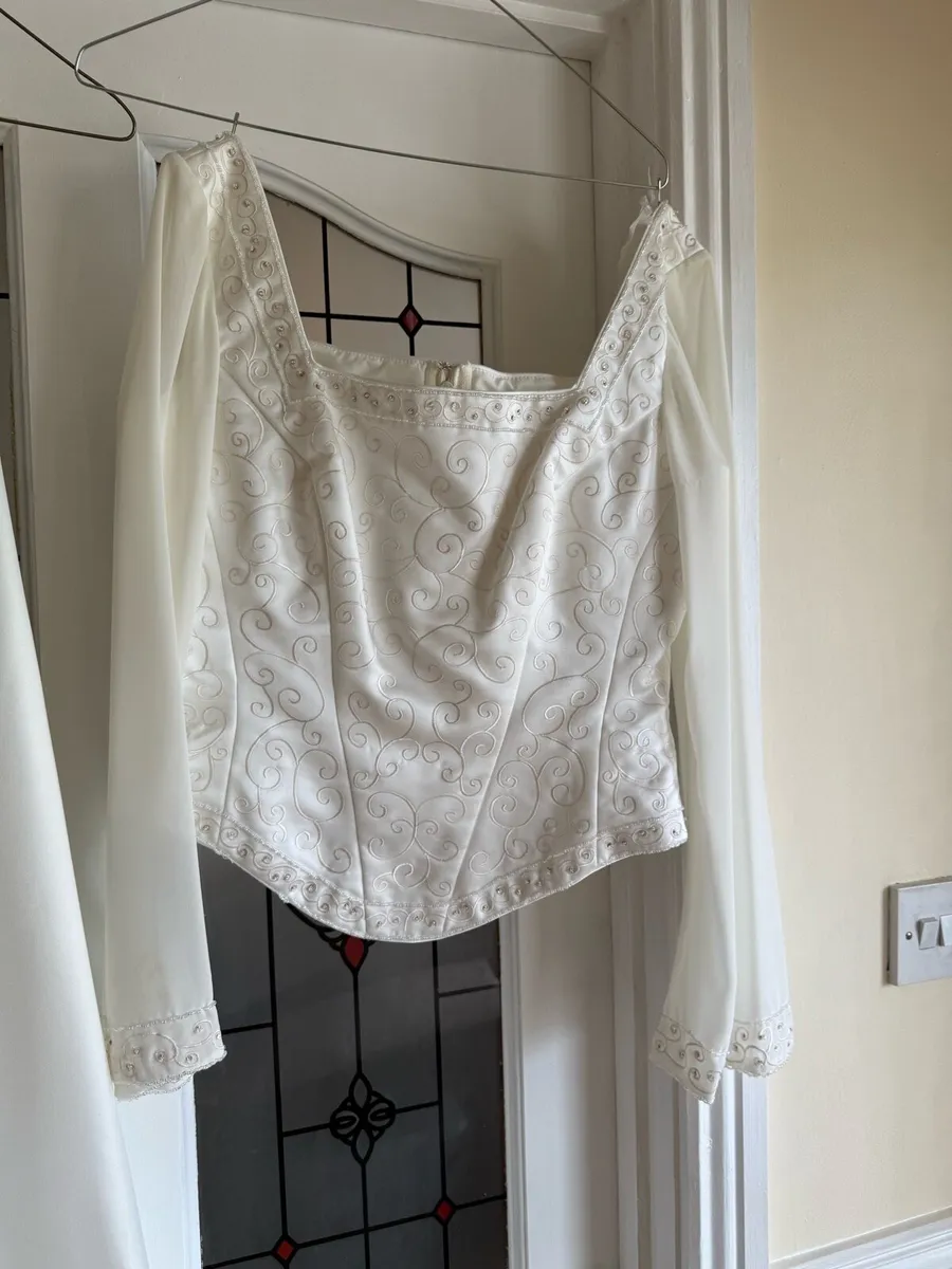 Wedding dress - Image 2