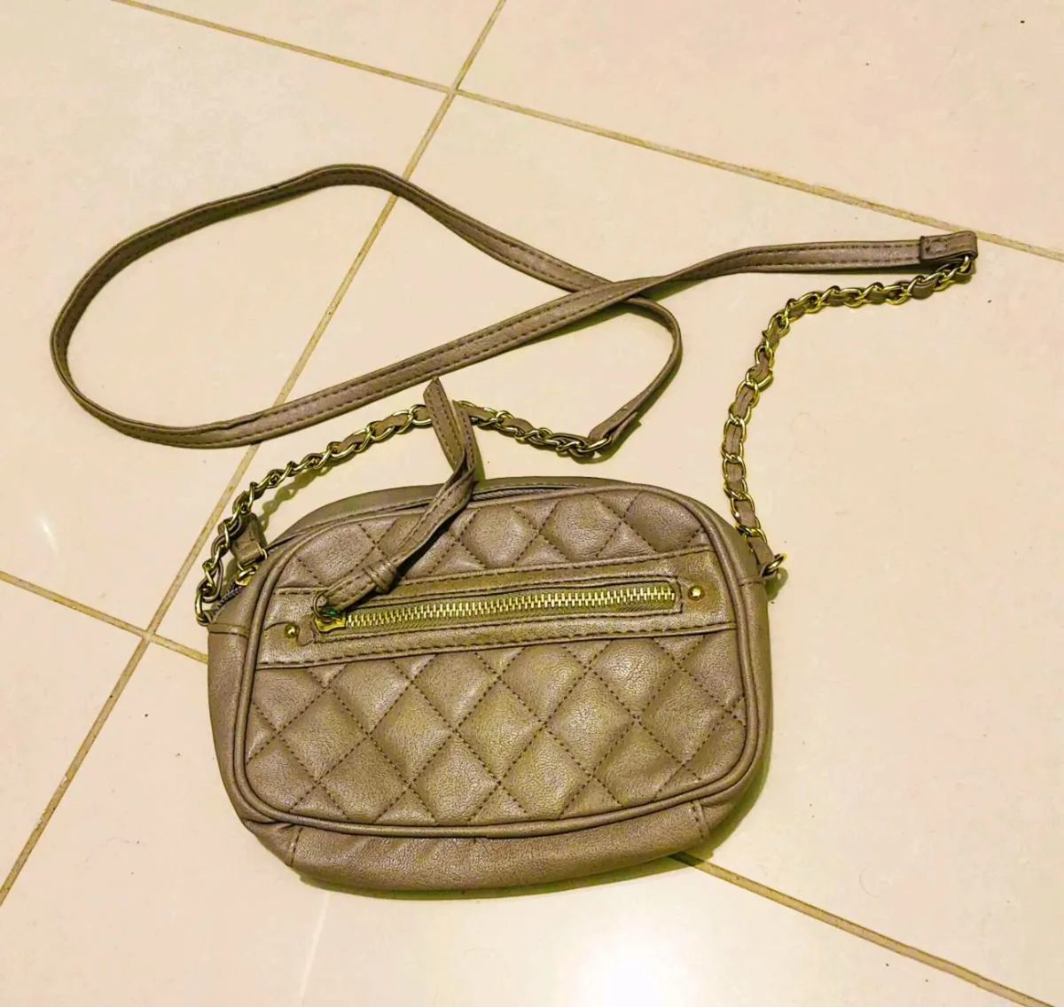 Atmosphere Brown Crossbody Bag – Everyday Chic - Image 3