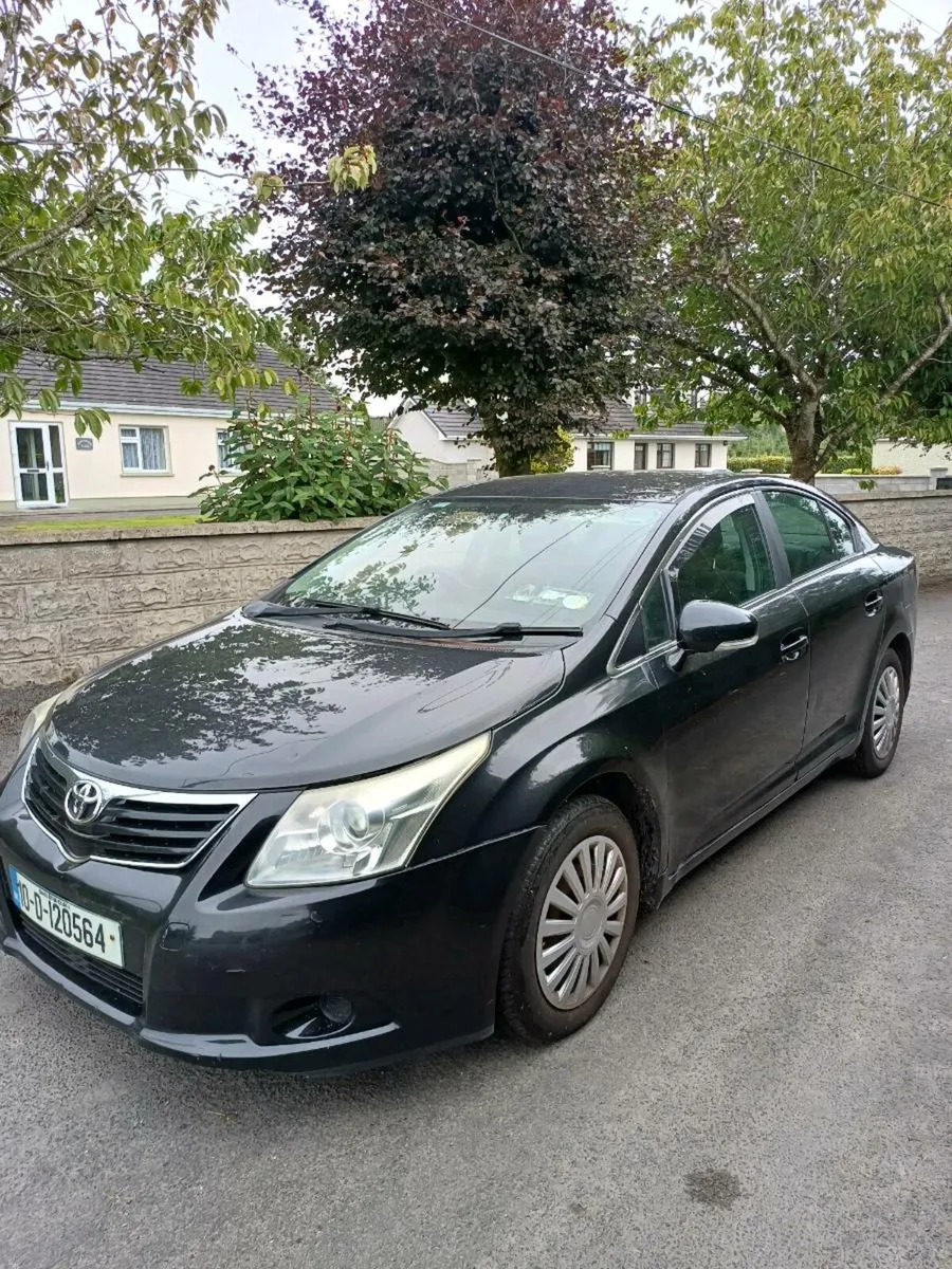 TOYOTA AVENSIS 2010 - Image 2