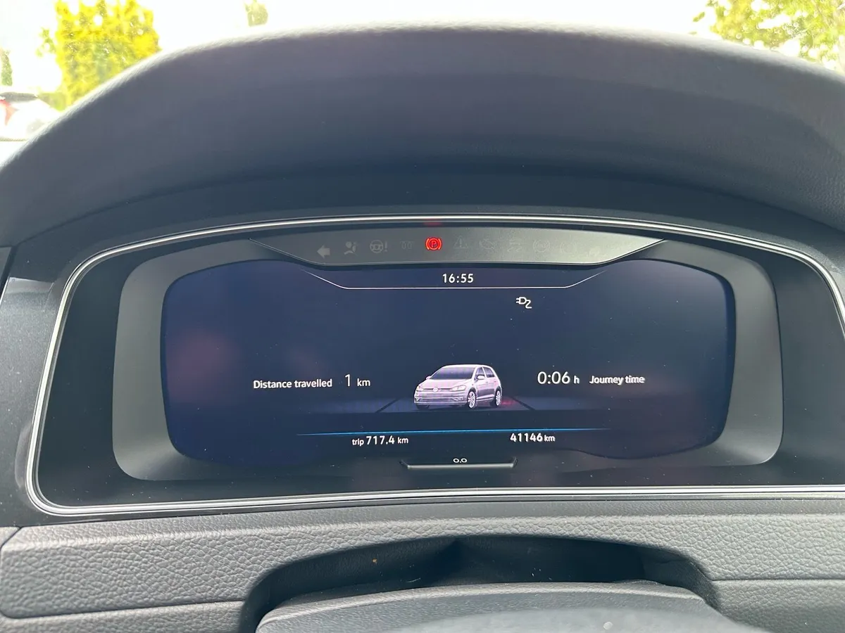 Volkswagen E-Golf 2019 Executive line*low mileage* - Image 2