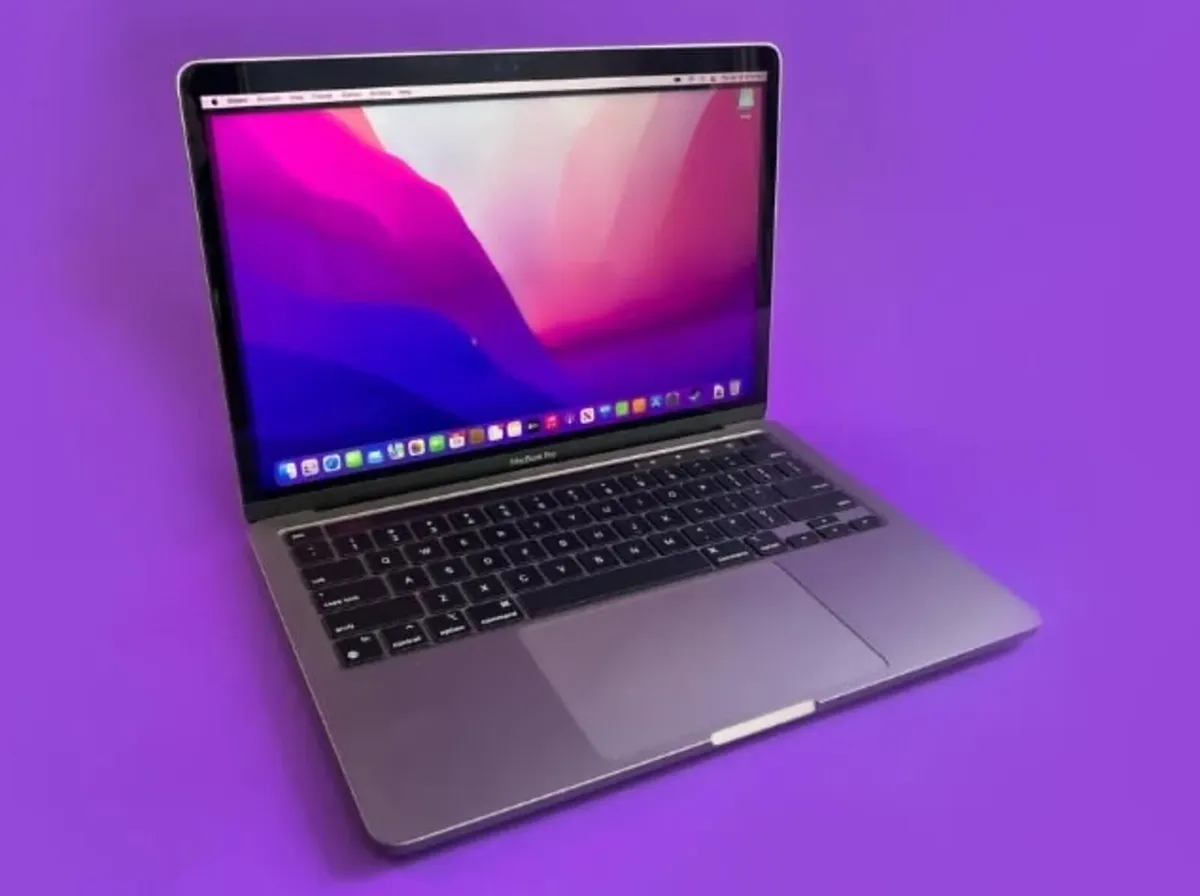 Apple Mac Book - Image 1
