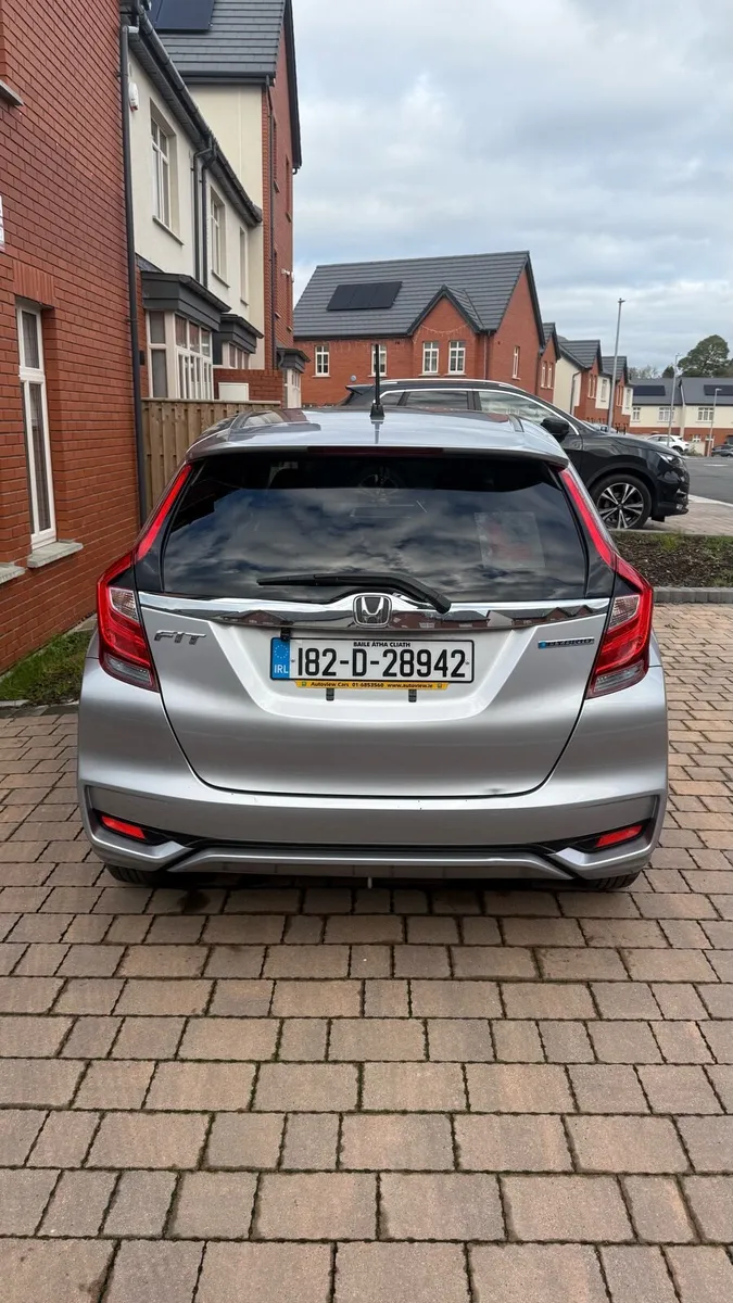 Honda Fit Hybrid 2018 - Image 3