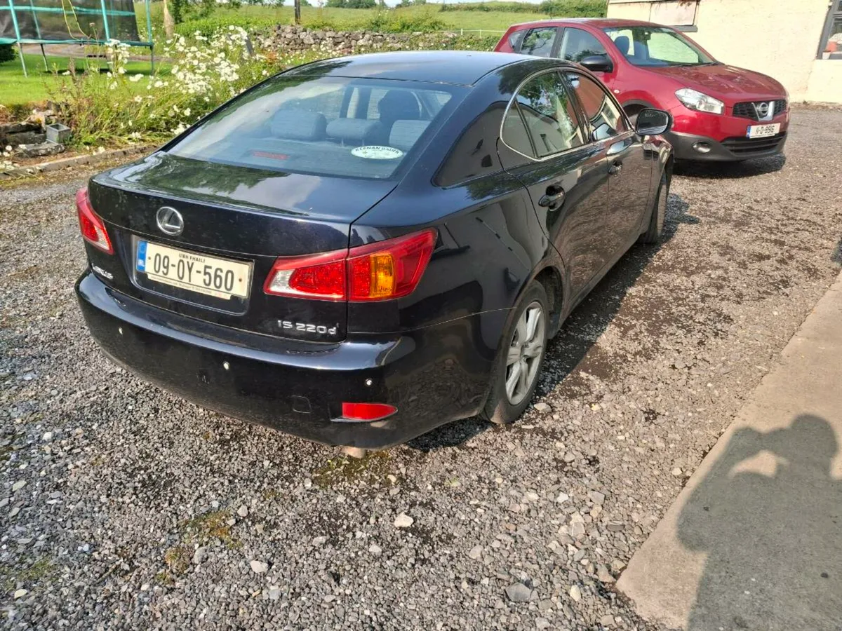 Lexus is 220d - Image 4