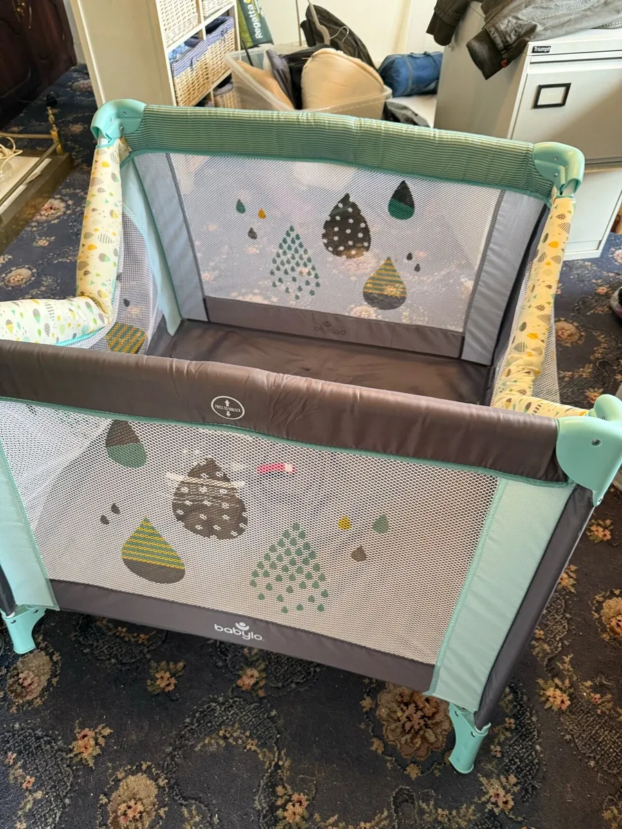 Play pen - Image 2