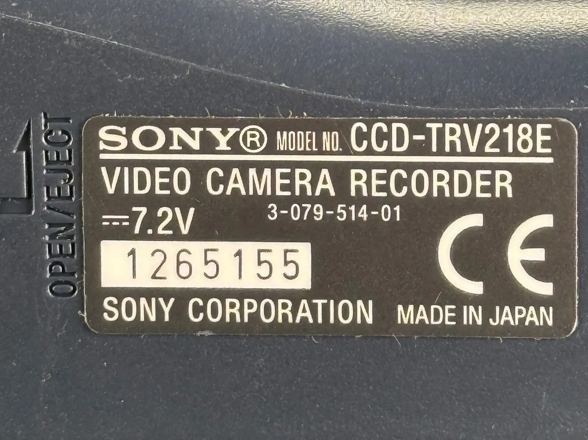 Sony CCD-TRV218E Camcorder - Image 3