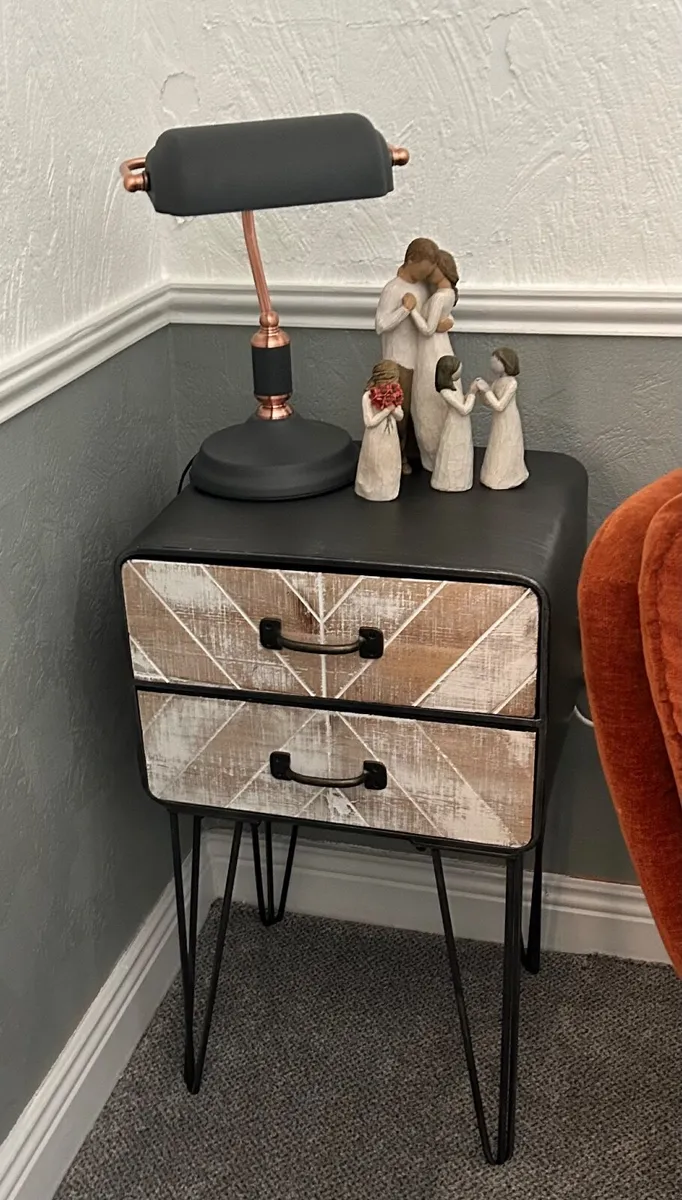 metal lamp table