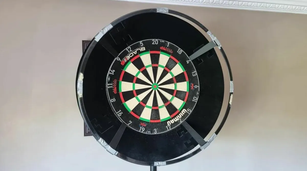 Dartboard with Stand and Surround and Light - Image 2