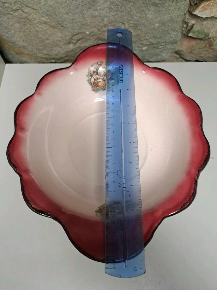Large oval bowl with romantic scene - Image 4