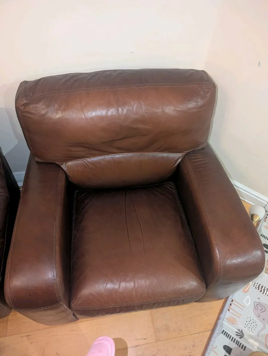 Brown leather arm chair - Image 1