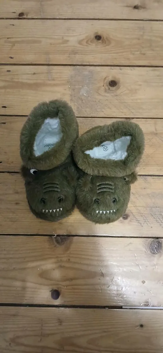 Gruffolo slippers size 25/26