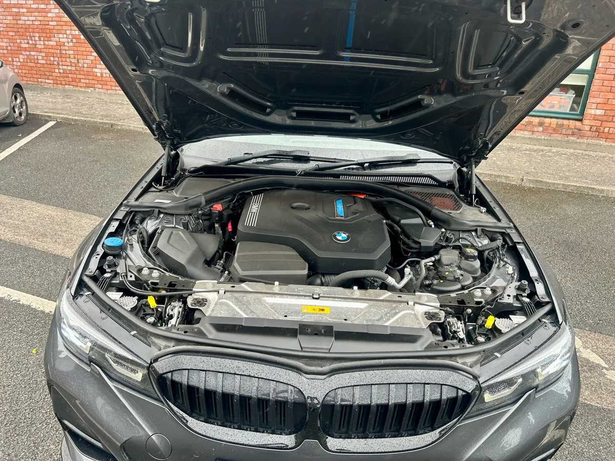 Car-BMW-M sport 330e-2021 - Image 4