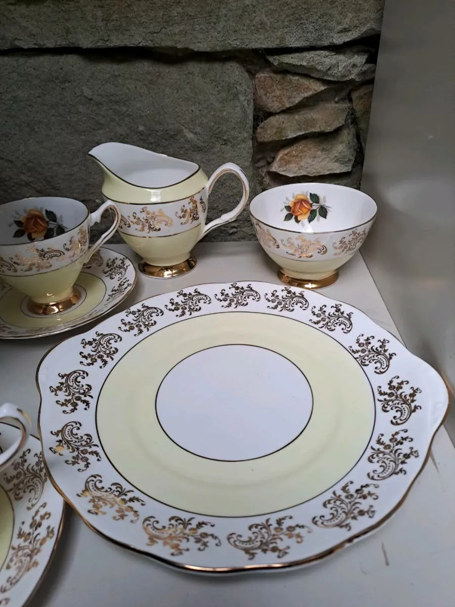 Elizabethan tea set - Image 2