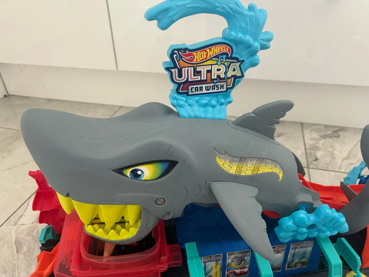 Hotwheels Ultra carwash - Image 2