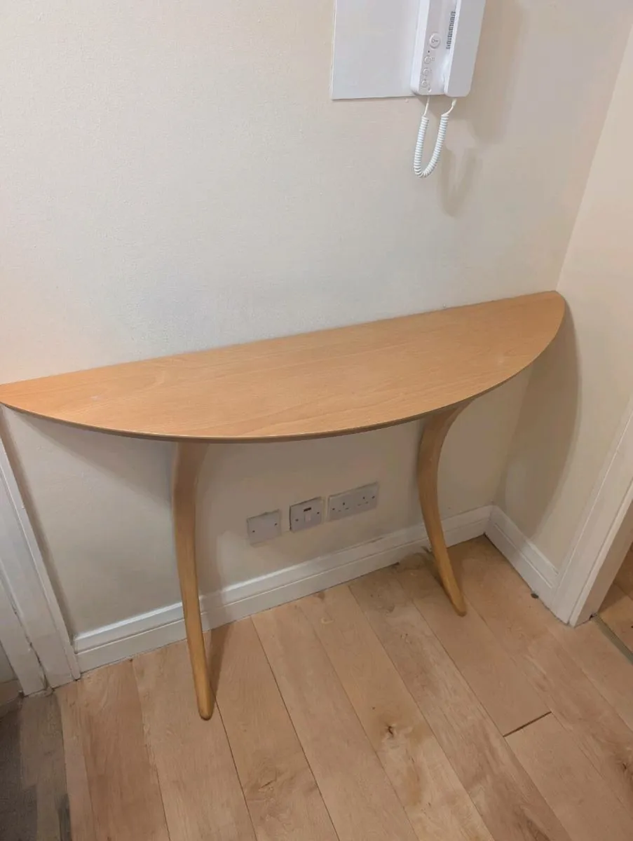 Half moon table
