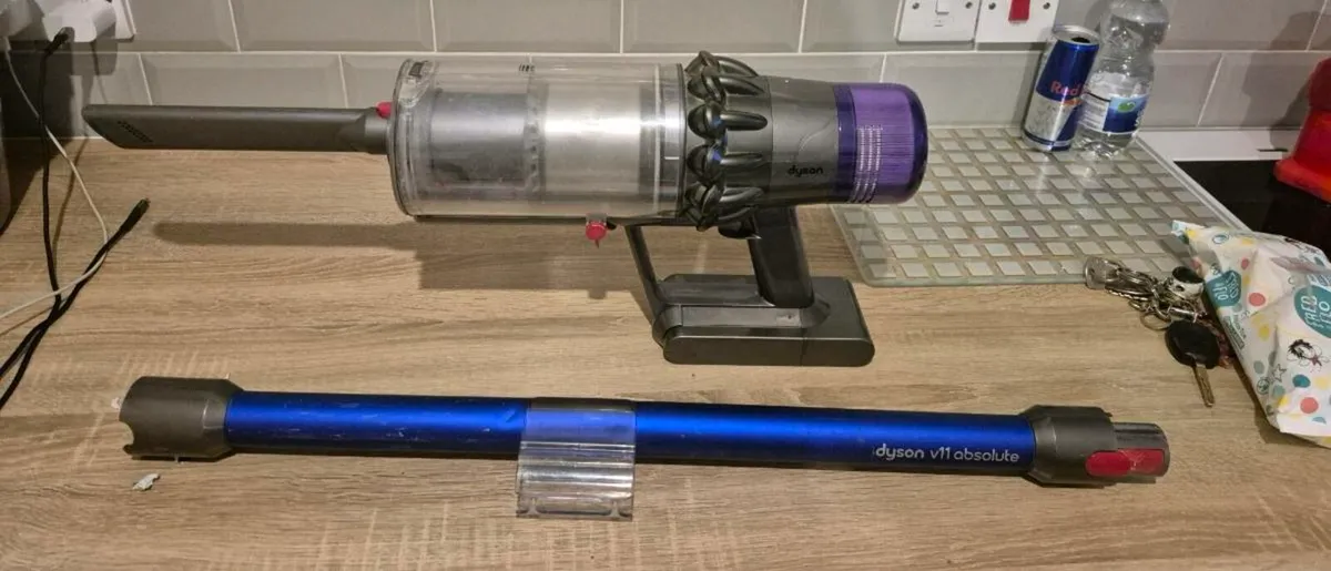 cordless Dyson V11 parts or repair goes - Image 4