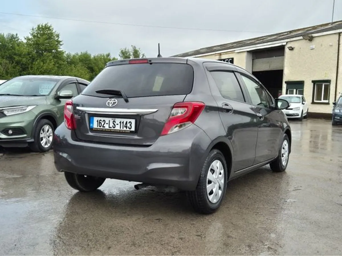 Toyota Yaris 1.3 Automatic Vitz - Image 2
