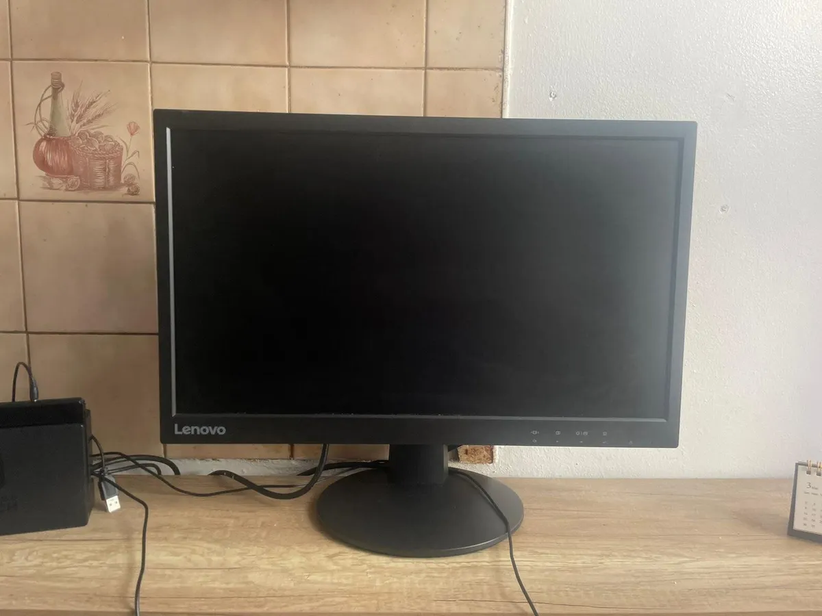 Lenovo D22 - 17 monitor, keyboard, mouse and headp - Image 2