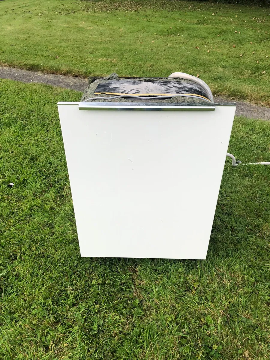 Dishwasher - Image 2