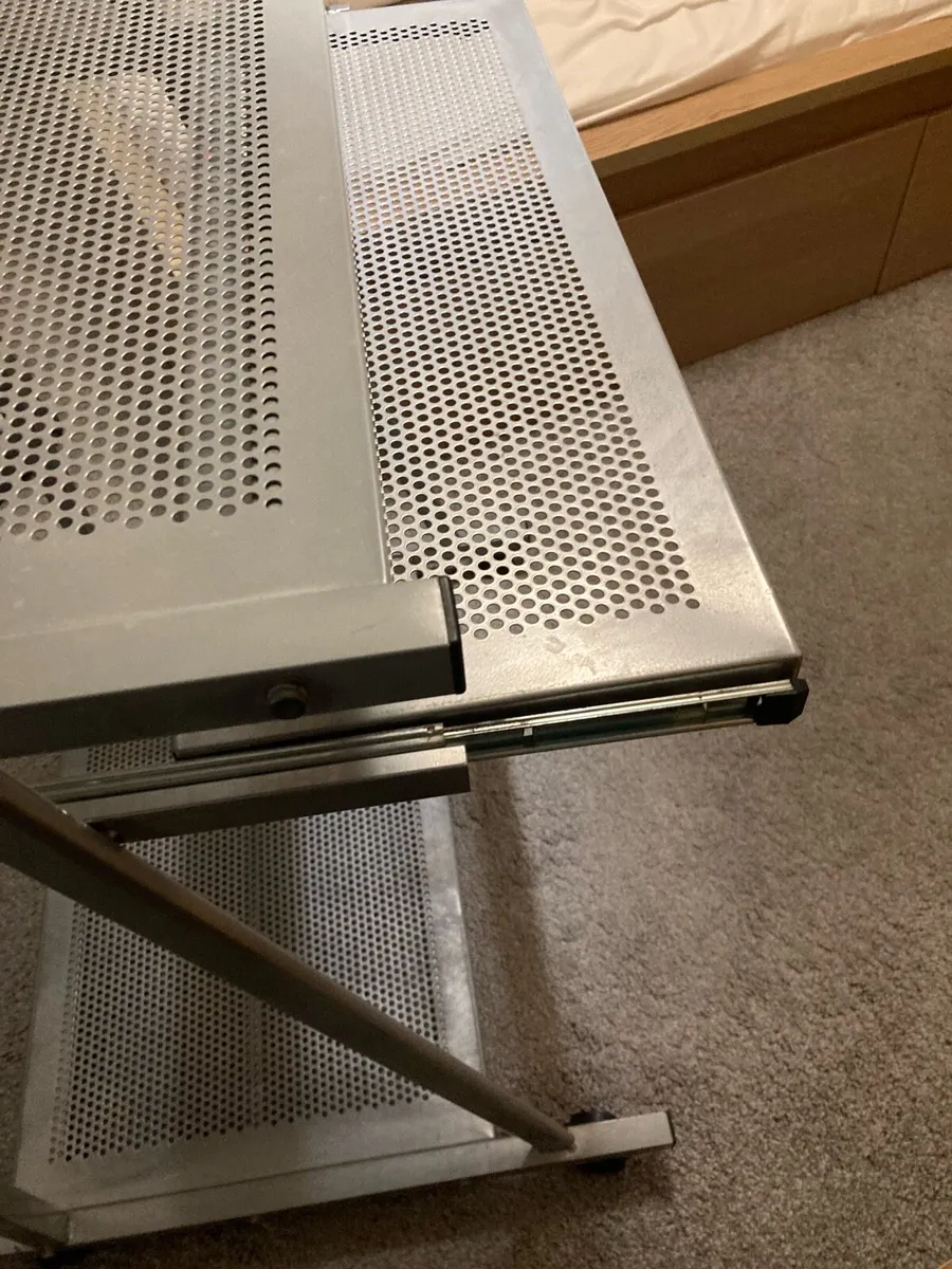 Computer table - Image 3