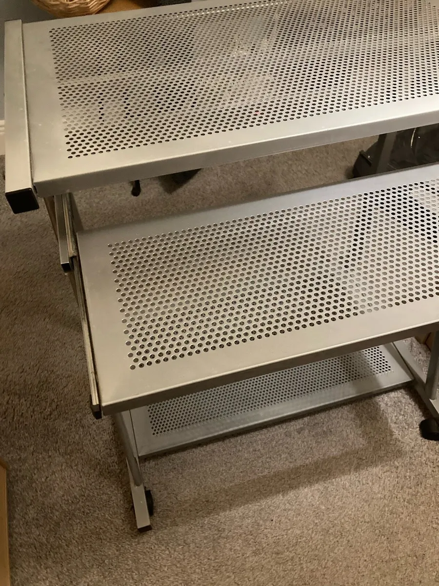 Computer table - Image 4