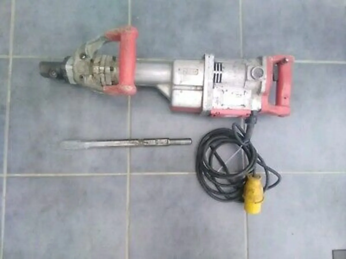 Kango 900X Concrete Breaker - Image 1