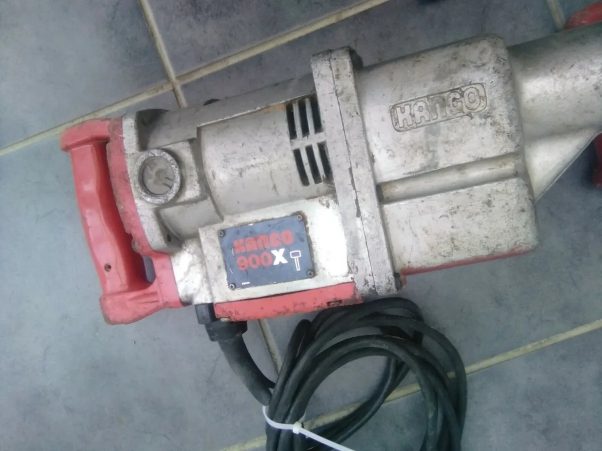 Kango 900X Concrete Breaker - Image 4