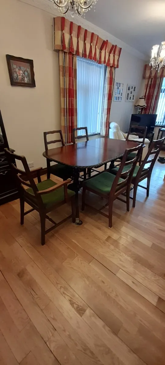 Rossmore Table and 6 chairs - Image 3