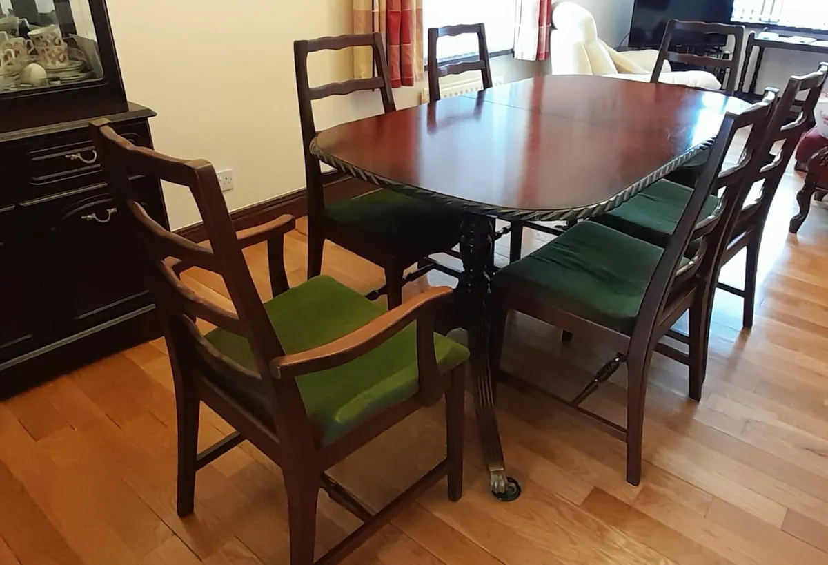 Rossmore Table and 6 chairs - Image 1