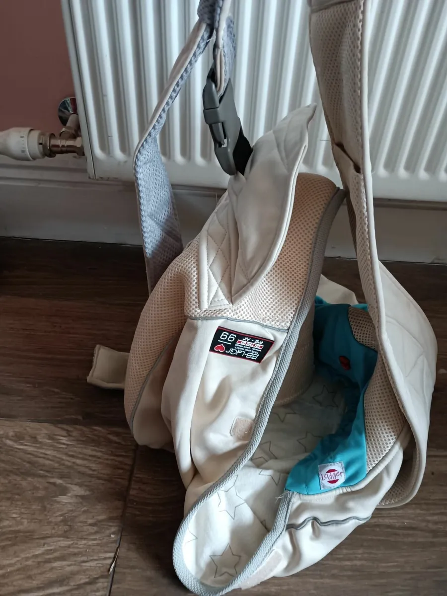 Lodger on the go baby sling - Image 1