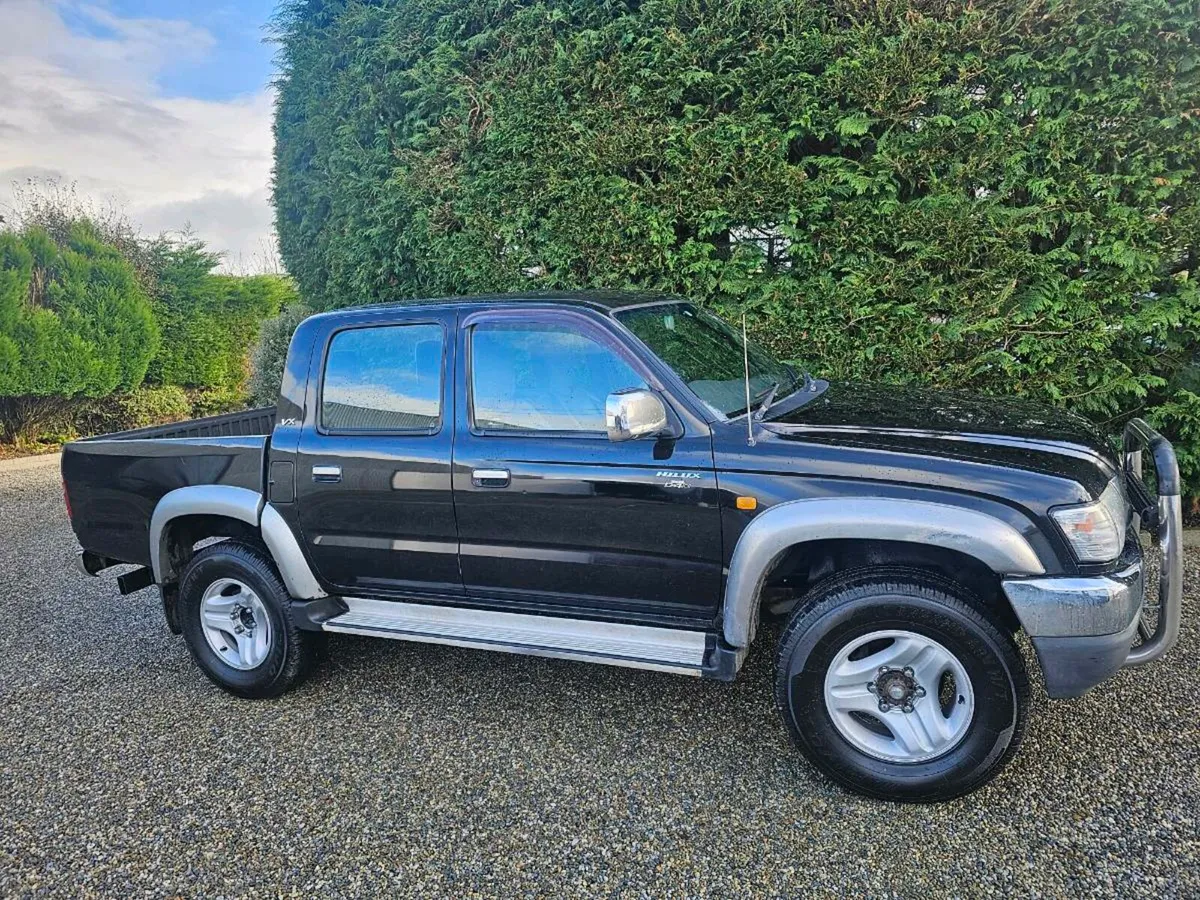 2005 TOYOTA HILUX 2.5 TD - Image 2