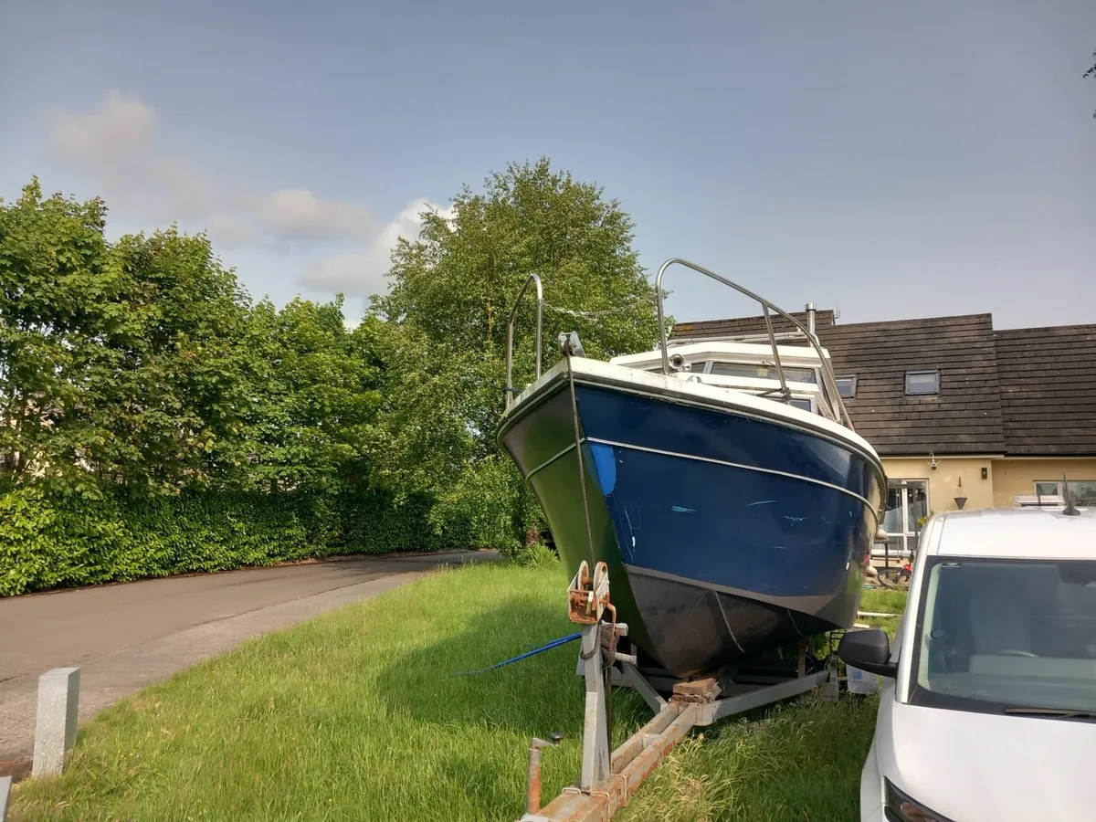 27ft Cabin cruiser - Image 3